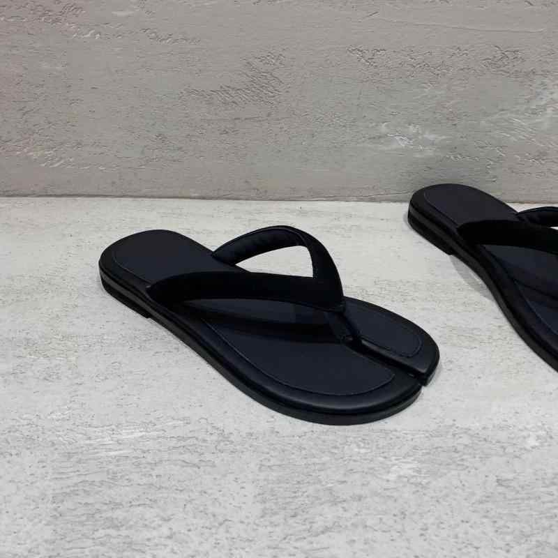 サンダル 女性用 人字型 ビーチサンダル 靴 女性 足指間 猪革内張り 羊皮風 二層牛皮 革靴 軽量 防滑 耐磨 日常使い ビーチ 夏 ブラック 赤 フラットシューズ 履きやすい 快適 純色 粘着製法 低反発 柔軟素材 通勤 外出 軽便 シンプルデザイン