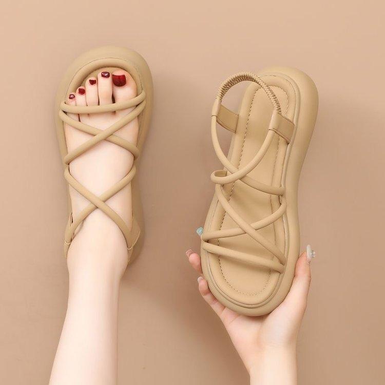 女性 夏季 ローマサンダル 厚底 平底 仙女風 かわいい 百搭 ローファー ブラック 卡其色 シンプル ラウンドトゥ PU素材 軽量 通勤 普段使い スカートコーデ 吸湿速乾 伸縮性 ビッグシルエット