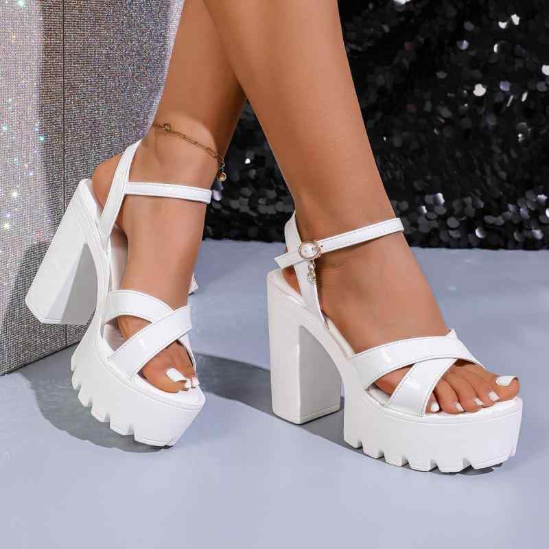サンダル 女性用 2025春夏 韓国風 ハイヒール ワンワイズ バックル ファッション 厚底 女性シューズ 白色 ブラック プー素材 丸トゥ カジュアル ラバーソール プー内張り 軽量 通気性 普段使い 夏用 足元おしゃれ ビーチサンダル デイリーシュー