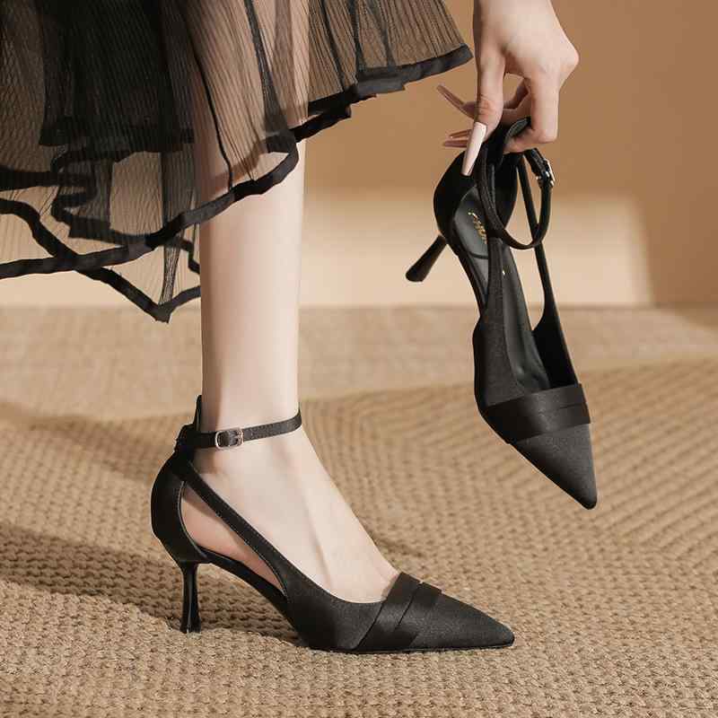 サンダル 女性用 尖頭 高ヒール サイドカット オープントゥ ストラップ 接触冷感 超繊維 ブラック ヌードカラー 通勤 セクシー 夏 細ストーム 軽量 通気性 伸縮性 ハイヒールシューズ スカートコーデ 細ヒール ゴム底 バックル式