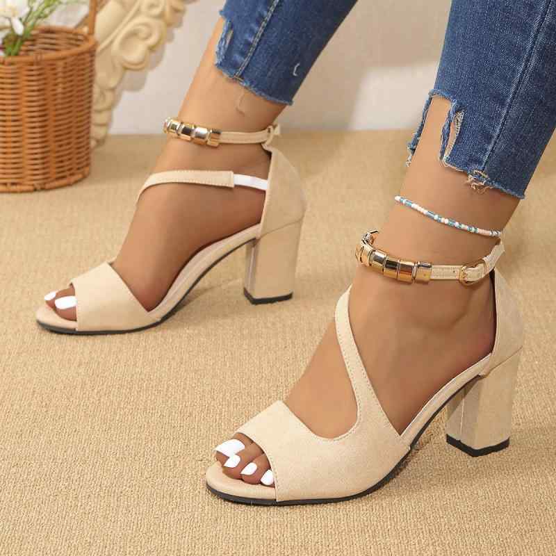 サンダル 女性用 夏 大きいサイズ 魚嘴 ローマ風 粗方中ヒール 漆皮 切り替え 露趾 ワンストラップ 軽量 伸縮性 吸湿速乾 ブラック ベージュ ピンク グレー チェック ミリタリーグリーン イエロー レッド 春夏 通勤 普段使い 欧米風 カジュアル(4.0)