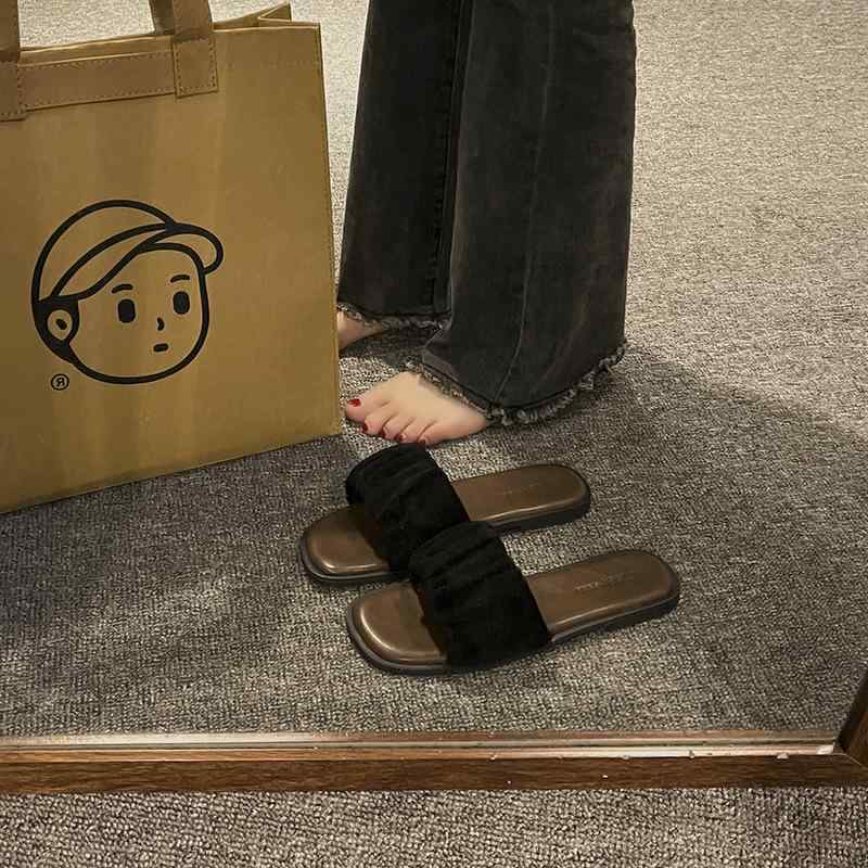 サンダル レディース 夏 女性用 トゥポスト フラット ビーチサンダル ワンピースサンダル 平底 ネットセレブ バカンス 外出 休暇 皮革切り替え PU素材 小牛皮風 ゴムソール 純色 米灰 ブラック ブラウン ベージュ 軽量 通気性 伸縮性 吸湿速乾