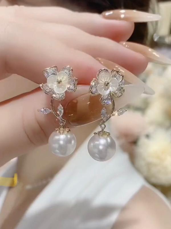 イヤリング 女性用 貝殻 花柄 人工真珠 耳飾り 花卉 デザイン 電鍍加工 清新 甘い ...