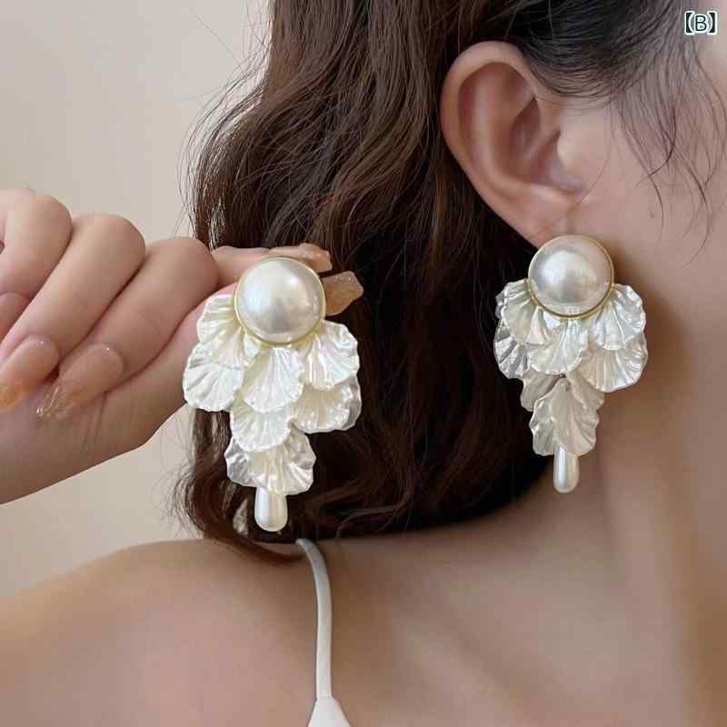 イヤリング 女性用 白色 花柄 フリンジ ロング 接触冷感 再生繊維 花びら デザイン...