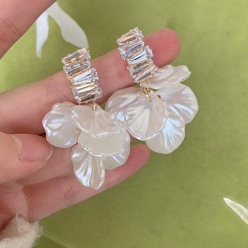 イヤリング 女性用 花柄 流蘇 貝殻 無穴 蚊香盤 耳クリップ 気質 百搭 高級感 耳飾...