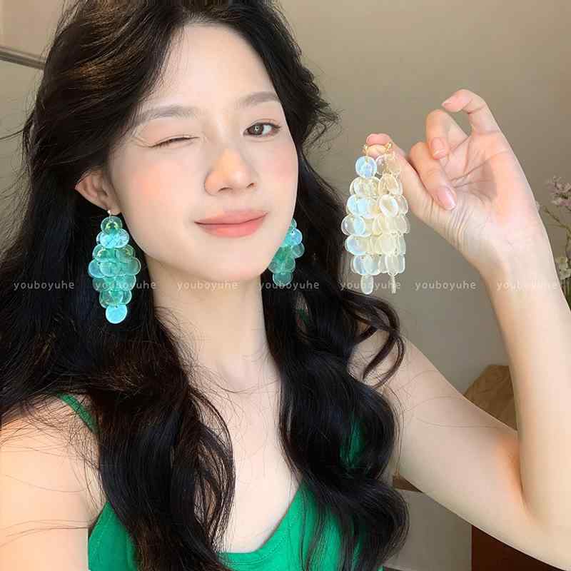 耳环 - イヤリング 女性用 ミントグリーン 天然貝殻 流蘇 長め 耳飾り かわいい 絶美 高級感 気質 耳クリップ 耳ナノ 韓風 清新 甘め 春夏 花モチーフ 植物柄 軽量 シンプル 普段使い アクセサリー ファッション ジュエリー