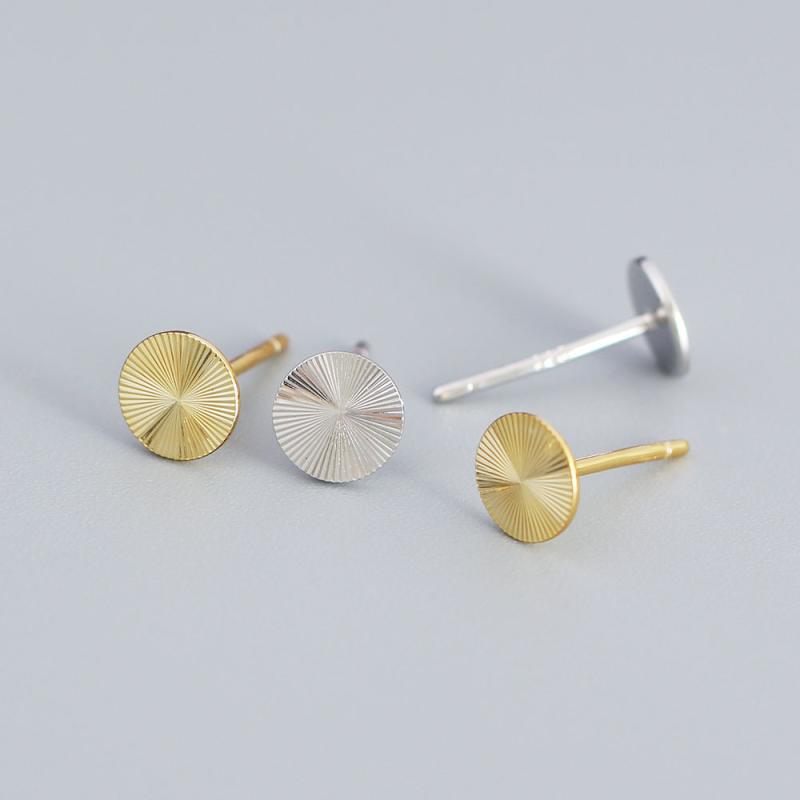 イヤリング 女性用 韓国風 清新 甘い 幾何学 花 丸型 ス925 純銀 高品質 耳飾り プラチナカラー ゴールドカラー 夏 軽量 シンプル 日常使い ファッションアクセサリー