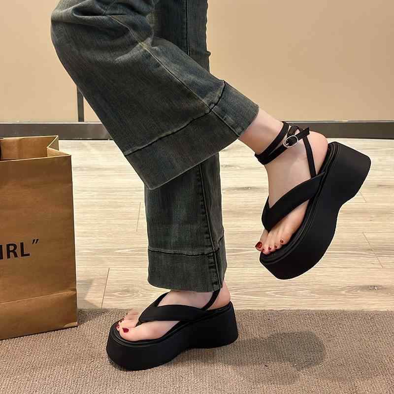 サンダル 女性用 厚底 ローマサンダル ビーチサンダル 夏用 春夏 外履き 方頭 ジップレス イージーシューズ PU素材 ラバーソール 軽量 伸縮性 接触冷感 ハイヒール デニム調 ライトブルー ベージュ シルバー ブラック