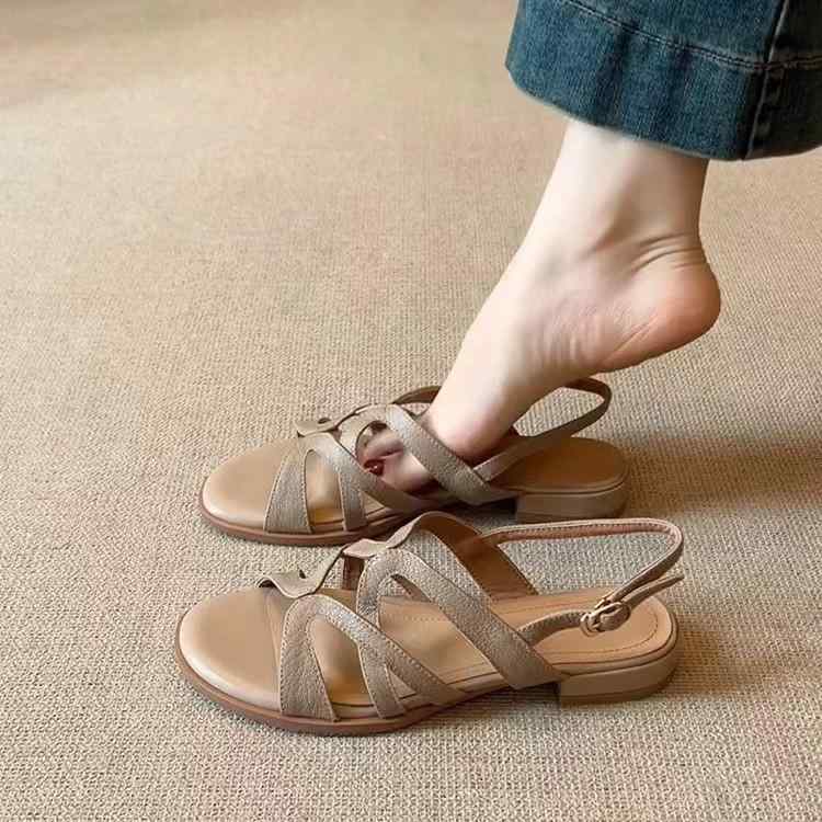 レディース フラットサンダル かき色 真皮風 編み込み ローマ風 低フォール オープントゥ ストラップ 丸トゥ 低幫 足首ストラップ 超繊維 内張り ラバーソール 接着製法 スエード調 夏 2025 コレクション カジュアル 軽量 快適 通勤 普段使い