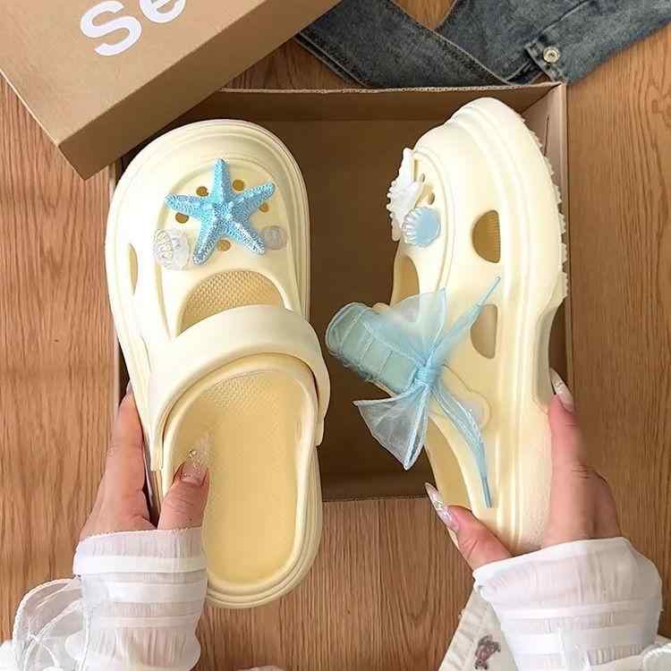 男女兼用 洞洞シューズ かわいい 蝶結 デザイン 厚底 厚さ6cm 包頭 タイプ 防滑 防臭 EVA 素材 ステップイン 履き心地 軽量 クッション性 日常 休闲 スタイル ユニセックス 男女通用 メンズ レディース インソール 快適 通勤 普段使い 室