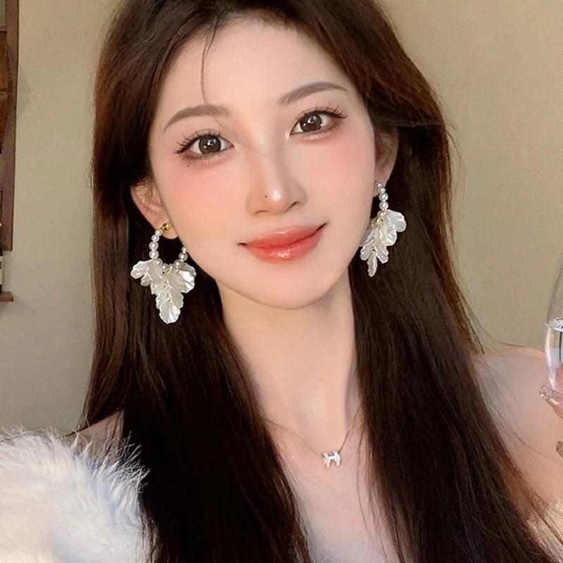 イヤリング 女性用 珍珠 貝殻 流蘇 デザイン かわいい 清楚 甘め スタイル 優雅 気...