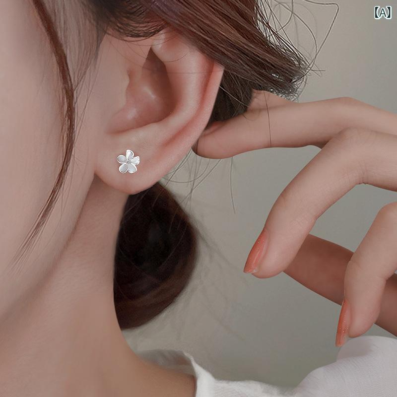 ピアス 女性用 花モチーフ ジャスミン 森ガール 個性派 銀製 ジルコニア 春夏 軽量 華奢 かわいい 植物柄 普段使い シルバー