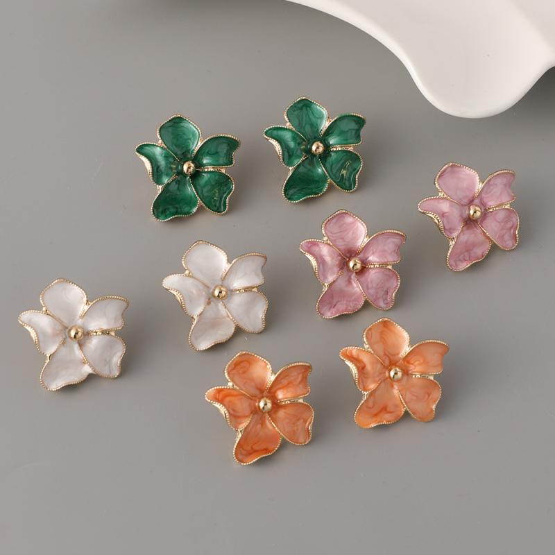 イヤリング 女性用 花 デザイン シンプル ファッション 通勤用 冬 合金 白色 ドロップオイル加工 植物モチーフ 軽量 アクセサリー 日常使い 華奢シルエット ステンレス針 モードスタイル