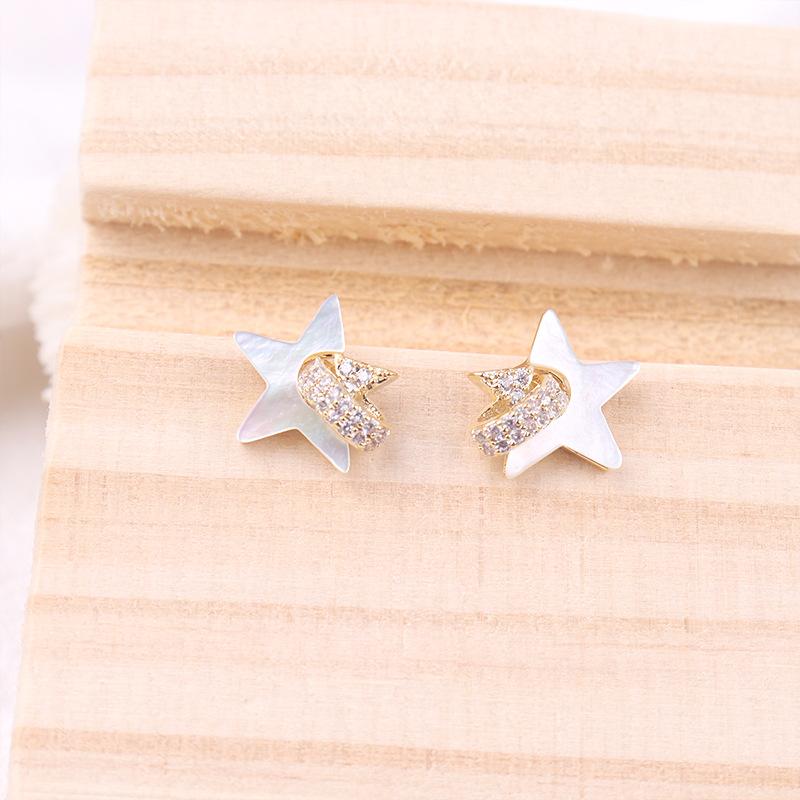 ピアス 女性用 かわいい 星形 貝殻 デザイン ジルコニア 装飾 シルバー調 針 軽量 ...