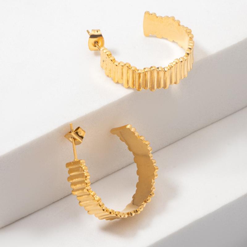 Earrings - イヤリング 女性用 秋 秋冬 シンプル クール 夏日 ガーリー ヨーロッパ風 インスピレーション風 C字 格子柄 気質 デザイン 色落ちなし 耳飾り 幾何学 タイタン 電気メッキ加工 金色 貝殻 満天星 水流 自然 ファッション 通勤