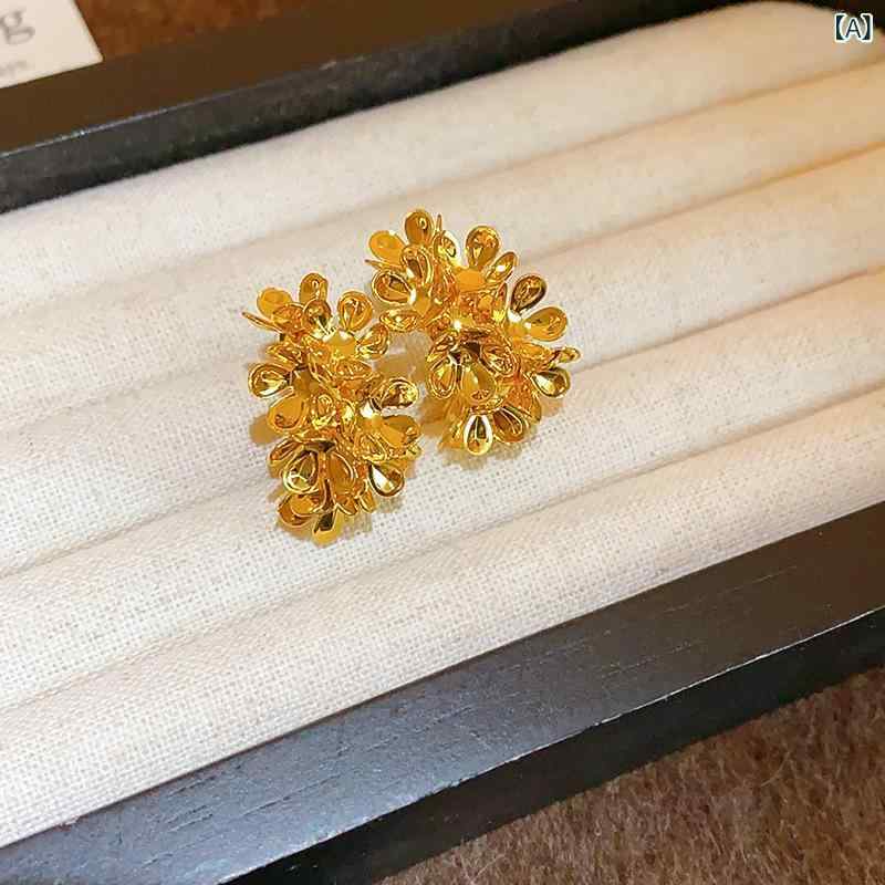 SWAROVSKI - イヤリング 女性用 花朵 C字 アルファベット 耳飾り シンプル デザイン 日常使い 百搭 軽量 銀針 金色 接触冷感 電気メッキ加工 ファッション 通勤スタイル 軽奢風 冬 植物モチーフ 華やか アクセサリー