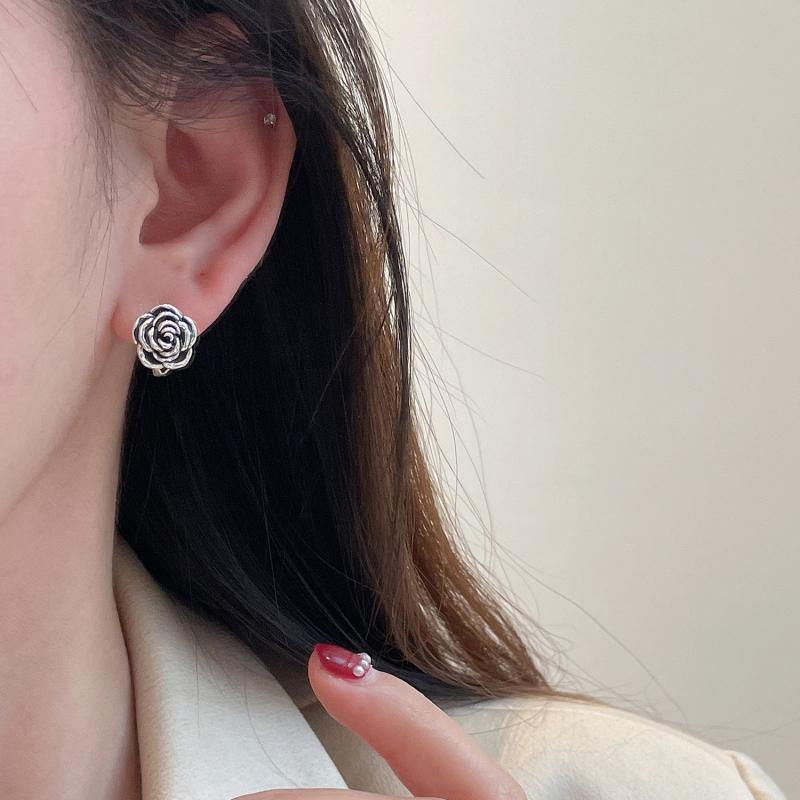 イヤリング 女性用 バラ 花モチーフ カメリア 復古 ヴィンテージ風 黒 電気メッキ...