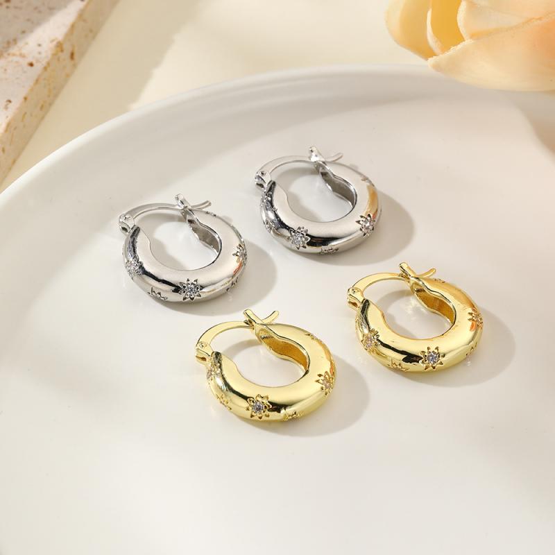 イヤリング 女性用 軽量 電気メッキ加工 18Kゴールド調 空洞 円形 シンプル 個性 星型 ジルコニア 耳飾り 耳飾り アクセサリー ファッション アクセサリー 華奢 デザイン 日常使い 通勤 春夏 シルバー ゴールド カラー 軽やか 輝き 洗練 スタ