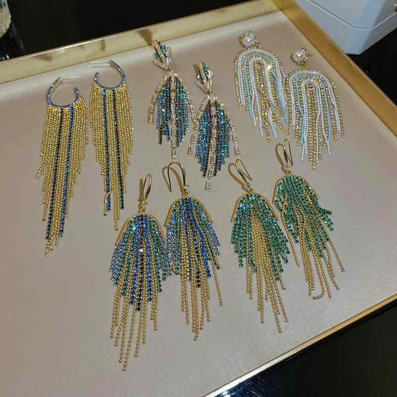 Lime - イヤリング 女性用 U字型 流蘇 デザイン ジルコニア 装飾 真珠 アクセント シルバー ゴールド カラーバリエーション ヒョウ柄 葉っぱ モチーフ 蝶結び 花柄 ハート 形 ファッション 通勤 スタイル 軽量 重厚感 高級感 耳飾り アクセサリー