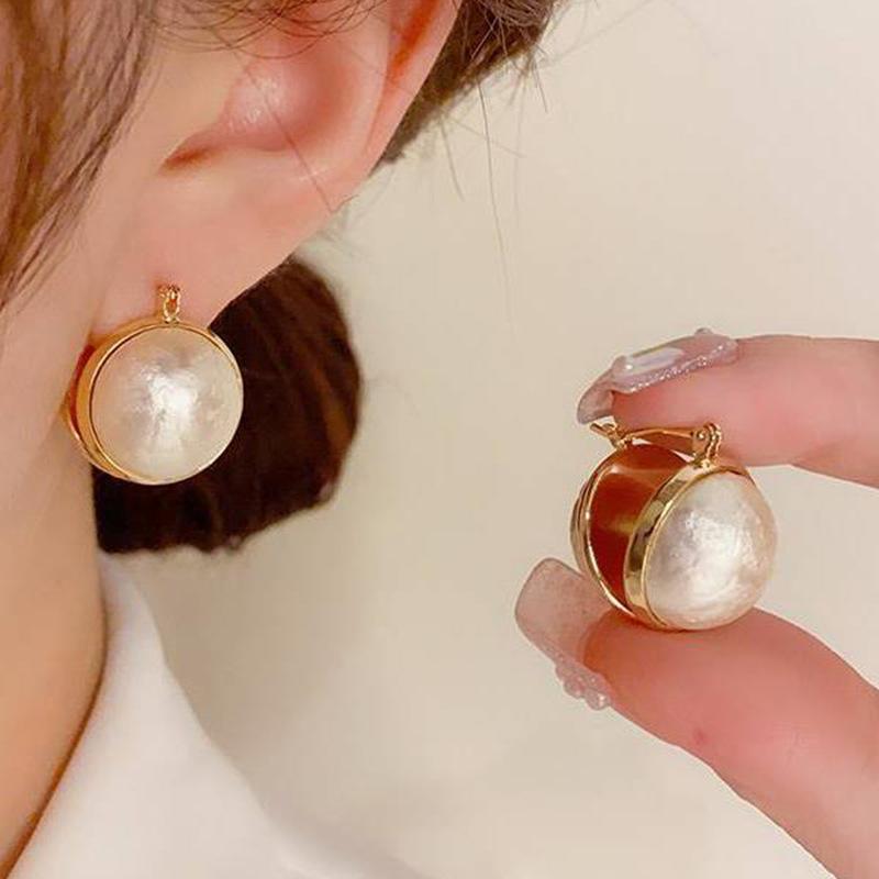 Cubic Zirconia - イヤリング 女性用 復古 シンプル 真珠 イヤーカフ 気質 ベーシック 高級感 アクセサリー 耳飾り ファッション ジュエリー ゴールド ホワイト 丸型 幾何学 春夏 コーディネート