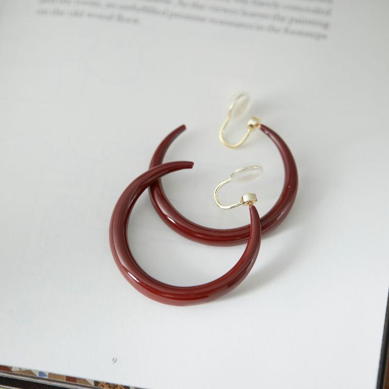Rubellite - レディース イヤリング ピアス 耳飾り 赤 ビンテージ 円形 デザイン 耳クリップ ノンホール ホワイトニング 効果 大型 アクセサリー ファッション 通勤 スタイル 秋 シーズン ジオメトリック シルバー 加工 銅 素材 軽量 シンプル 日常使い モダ