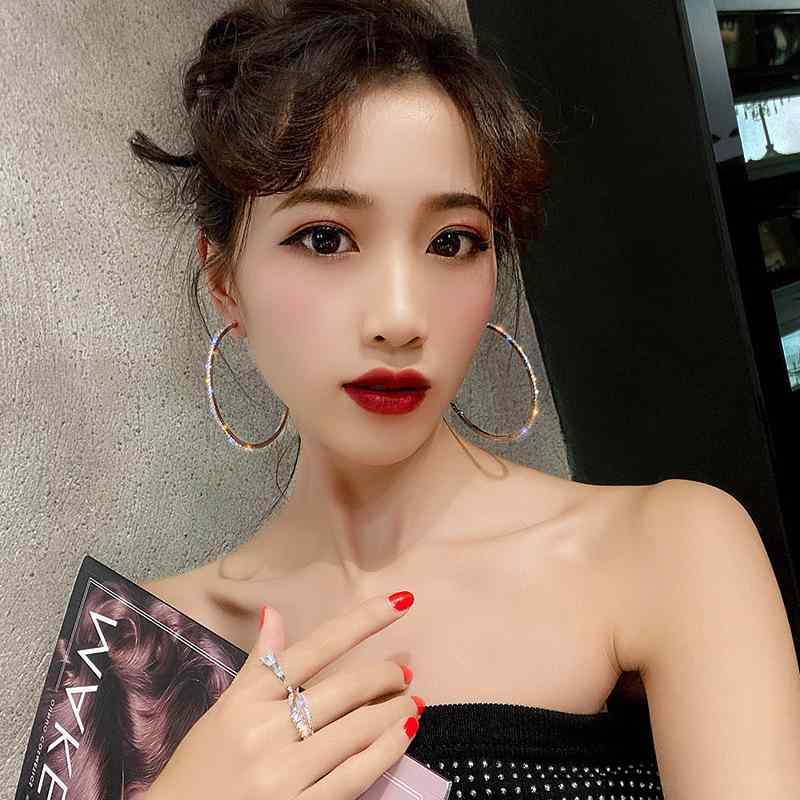 Lime - イヤリング 女性用 韓国風 ビッグ 丸型 花柄 水晶 ゴールド シルバー 冬 アクセサリー 華やか 個性派 耳飾り