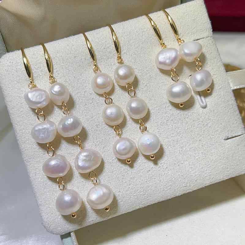 イヤリング 女性用 復古 淡水真珠 フラワーフリンジ ロング 耳フック 気質 個性 百搭 天然 淡水真珠 白 粉紫 7mm 8mm 扁円 公主 シリーズ 合金 人工宝石 春季 独立包装 ウェディング ギフト 旅行 記念 扁円 形状 女式 ゴールド シルバ