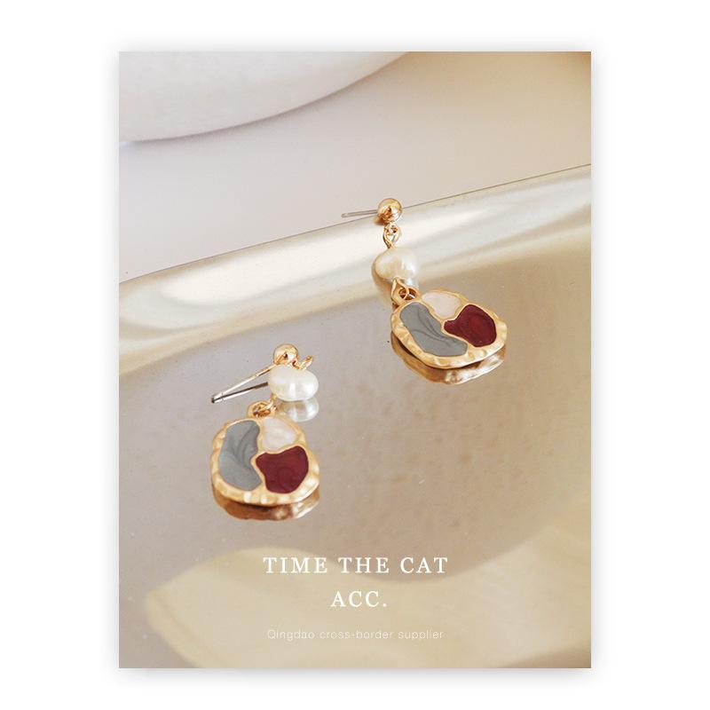 ・カテゴリ: 耳飾・スタイル: 復古・主な素材: 合金・形状: 幾何型・加工: 滴油・カラー展開: S925銀針(淡水真珠)・流行要素: 四角形・対象: 女性