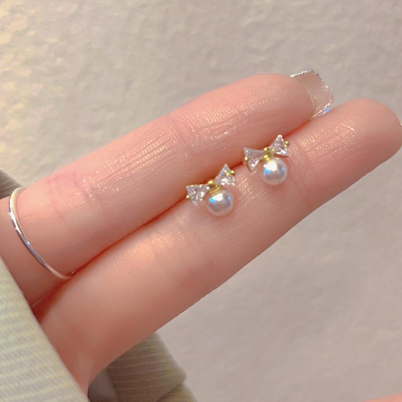 鉻 - イヤリング 女性用 925シルバー 蝶結び 珍珠 アクセサリー かわいい デザイン 軽量 清新 甘め スタイル 秋冬 コーデ シルバー アクセサリー ファッション ジュエリー 日常使い シンプル モダン アクセント イヤースタッド 銀製 アクセサリー 女