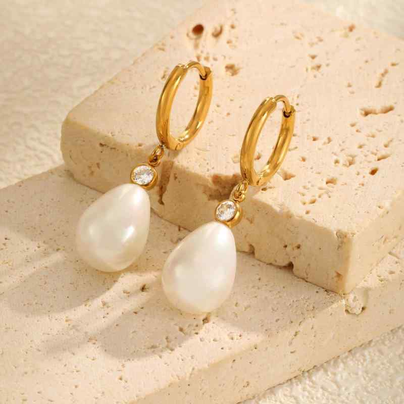 イヤリング 女性用 法式 復古 ドロップ型 ジルコニア 模造パール 18Kゴールドカラー 電気メッキ加工 音符モチーフ 春夏 軽量 日常使い 華やか アクセサリー かわいい 形状 デザイン ゴールド シンプル スタイリッシュ