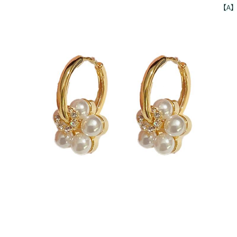 イヤリング 女性用 法式 軽奢 花 珍珠 デザイン 独特 かわいい ファッション アクセサリー 通勤用 植物モチーフ 真金メッキ加工 厚手 夏向け 華やか 気質 スタイル