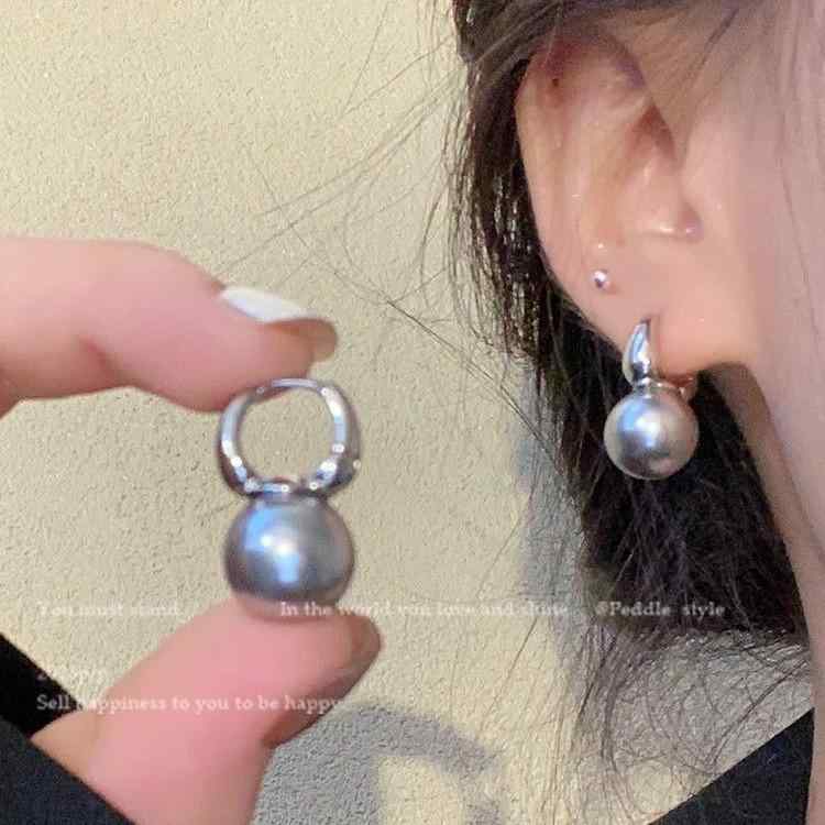Cubic Zirconia - イヤリング 女性用 灰色パール 耳飾り 接触冷感 軽量 幾何学デザイン 丸型 韓国風 ファッション 通勤 夏用 シンプル かわいい アクセサリー 日常使い ハイセンス