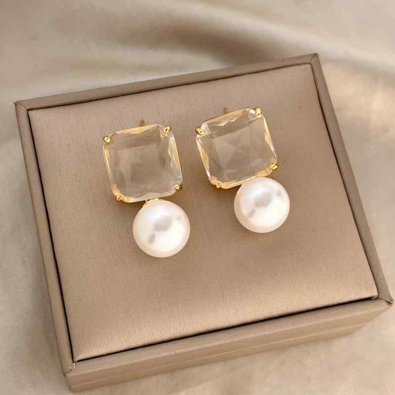 ピアス イヤリング 女性用 大型 珍珠 シルバーニードル デザイン 円形 幾何学 復古 法式 気質 高級感 ファッション アクセサリー 夏 百搭 耳飾り 軽量 シンプル かわいい