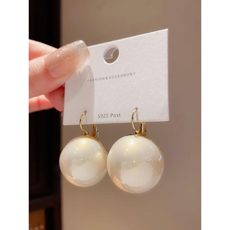 Cubic Zirconia - イヤリング 女性用 復古 珍珠 耳飾り 幾何学 デザイン ミックス 形状 米白 赤 色 シンプル アクセサリー ヨーロピアンスタイル コールドトーン トレンド ジュエリー 軽量 日常使い 春夏 コーディネート