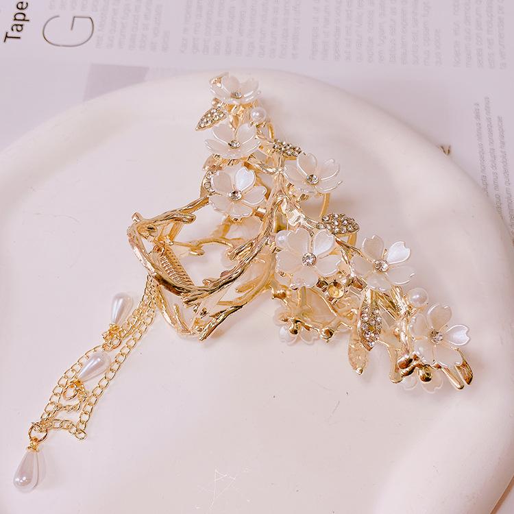 Rakuten - ヘアアクセサリー 女性用 金属製 大型 発抓 髪留め ヘアクリップ クラップクリップ かわいい スタイル 春夏 吊り下げデザイン シンプル 電気メッキ加工 軽量 普段使い 清新 甘め シルバー ゴールド ピンク系 アイボリー ファッション アクセント ト(x3)