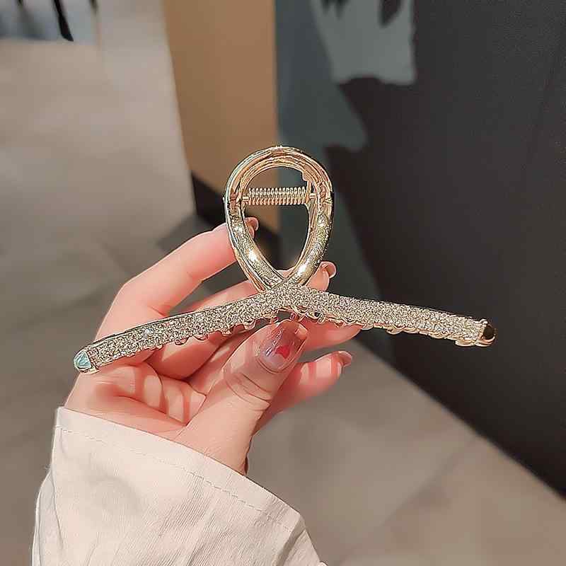・スタイル: 女式・処理: 手工・分類: 抓夹・流行要素: 圆圈・スタイル分類: 时尚通勤・カテゴリ: 头饰・対象: 女式・流行要素分類: 形状/图案・素材: 合金・カラー展開: 银色半钻交叉,金色半钻交叉