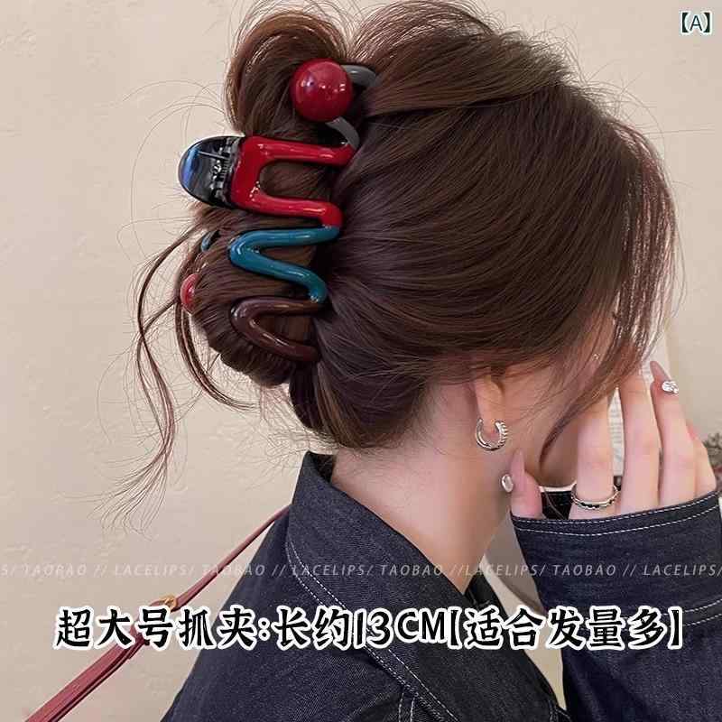 ヘアクリップ 女性用 赤青 コントラストカラー ビッグサイズ シャーククリップ 後頭部用 ファッション ヘアアクセサリー 夏 手作り トレンド デザイン 軽量 普段使い 通勤 かわいい スタイル
