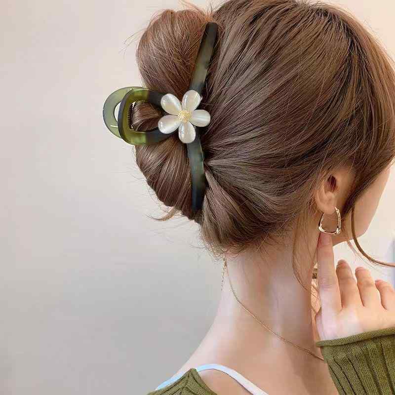 ・カテゴリ: ヘアアクセサリー・スタイル: カジュアル・主な素材: アクリル・対象: 女性・加工: 手作り・タイプ: バナナクリップ・柄: 花・カラー展開: グリーン、ブラウン、ブラック・サイズ: 13cm