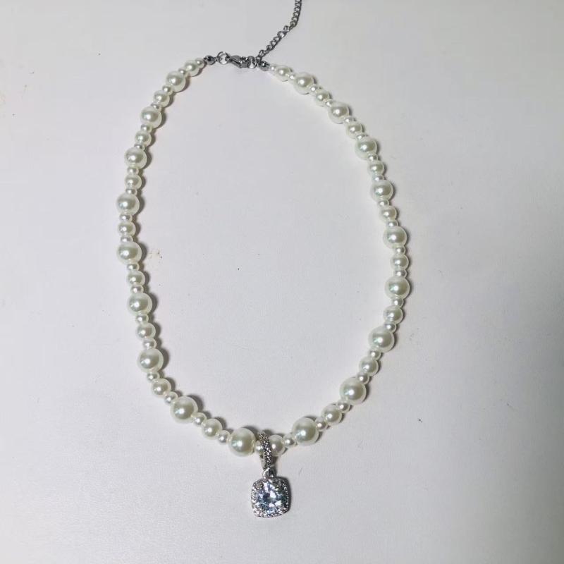 Cubic Zirconia - ネックレス 女性用 かわいい インスピレーション風 軽量 プラスチック 樹脂 素材 閃きダイヤモンド 装飾 方形 ブロック デザイン 白色 パール チェーン 鎖骨ライン アクセサリー 春夏 2025 夏向け ファッション ジュエリー 38cm 長さ 調整