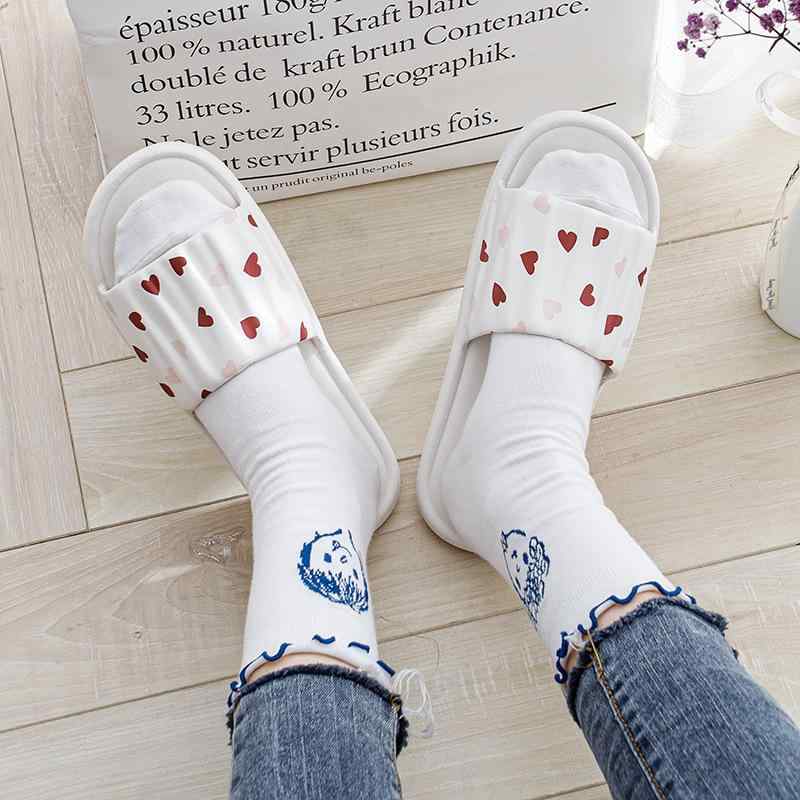 厚底 スリッパ 男女共用 室内用 居家用 浴室用 洗いやすい クッション性 耐久性 減震 耐摩耗 クッションソール PVC素材 丸トゥ 日常カジュアル 厚底2-3cm フラットシューズ ユニセックス 滑り止め 汎用 室内外対応 通年使用 ペア用 シンプル