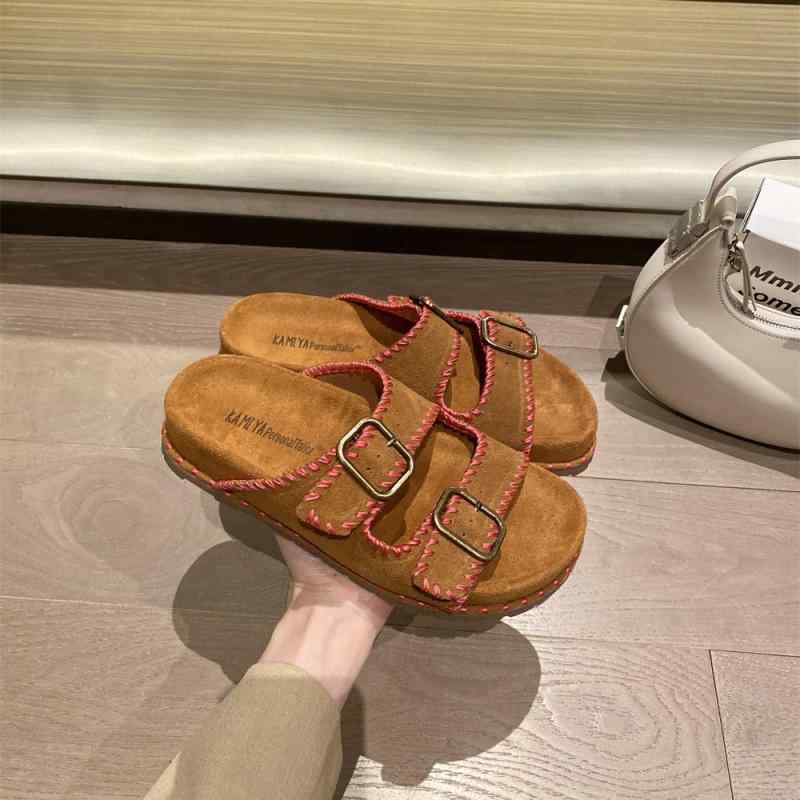 サンダル 女性用 厚底 ストラップ 磨砂皮 防水台 露趾 ローマ風 ビーチシューズ 日常使い 復古スタイル ブラウン系 杏色 キャメルカラー 純色 牛革風 偽皮内張り 軽量 春夏 ビッグシルエット カジュアル