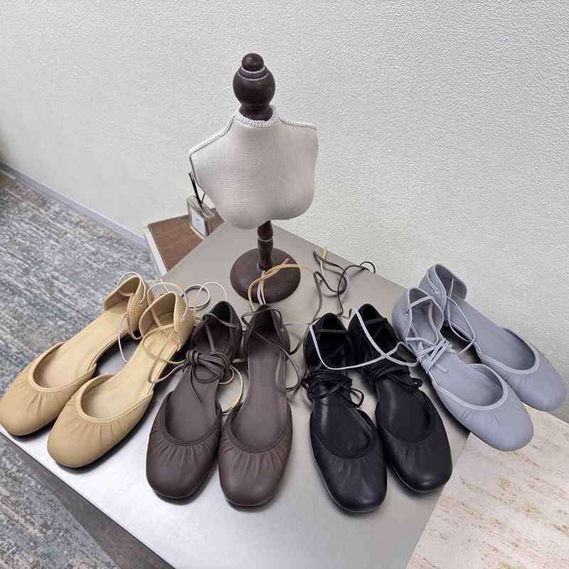 一字带サンダル レディース 羊皮素材 方頭 低幫 包跟 側空 環狀系帶 フラット 快適 耐磨 純色 ブラック ライトブルー ブラウン ベージュ 春季 普段使い 軽量 柔軟 復古風