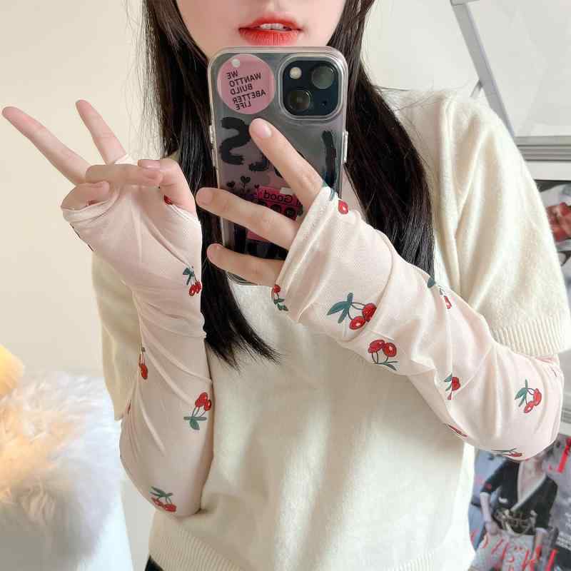 防晒 袖カバー 女性用 夏 接触冷感 薄手 透気性 軽量 UVカット かわいい プリント 草莓 柄 猫 柄 フルーツ 柄 ピンク ブラック グリーン イエロー オレンジ ポリエステル 日常使い ドライブ サイクリング 腕保護 かわいい キャラクターデザイ