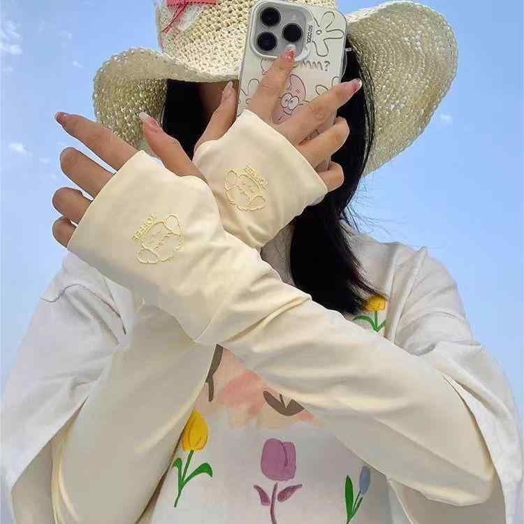 ・スタイル: カートゥーン、甘美・柄: カートゥーン/人物・カラー展開: 柠檬黄、ピンク、白、ライトグリーン、ライトグレー、ブラック