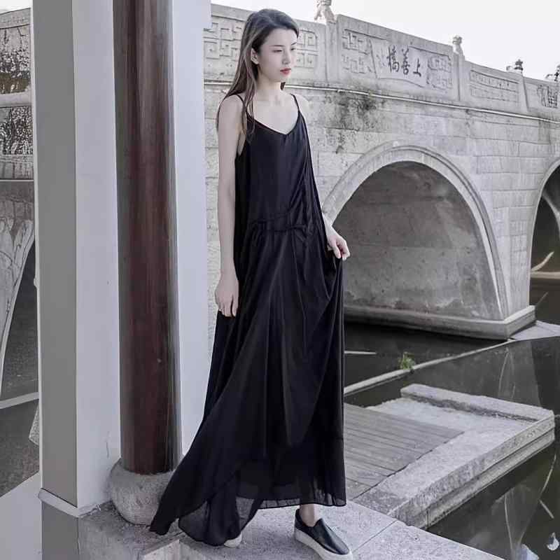 ワンピース レディース 吊り帯 ロング 風琴プリーツ 大ぶるま 綿 無袖 ラウンドネック ゆったり腰 春夏 快適カジュアル 文学復古 純色 ホワイト ブラック 染色ブルー リゾート ビーチ 普段使い 通勤 軽量 吸湿速乾 切り替え ビッグシルエット