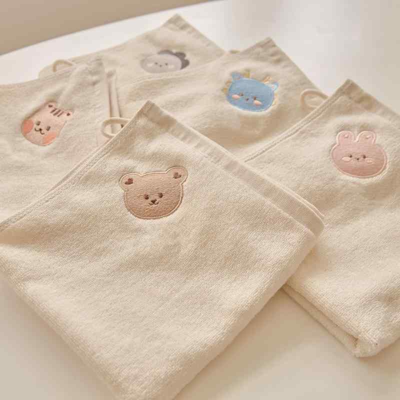 ・主な素材: 綿100%・柄: 刺繍・重量: 80g以上100g未満・サイズ: 30cm×30cm・カラー展開: 小熊小方、 小兔小方、 松鼠小方、 緑恐龍小方、 龙头小方、 浅色熊爱心、 深色熊爱心、 拍手老虎、 爱心粉兔子、 爱心灰兔子、 爱心白狗、 爱心鸭子、 爱心老虎、 爱心海豚、 爱心灰恐龍・カテゴリ: 毛巾