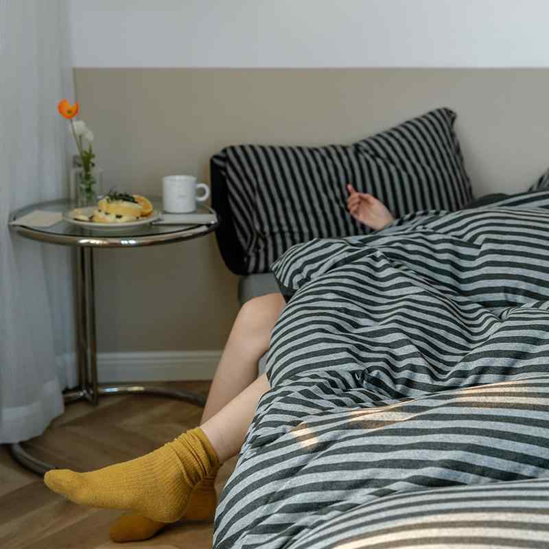 ベッドリネン セット 純棉 天竺編み 柔らかい 吸湿性 綿素材 ストライプ柄 ベッドシーツ ベッドカバー 枕カバー 4点セット 通年使用 寝室用 シンプル 日常使い 快適 軽量