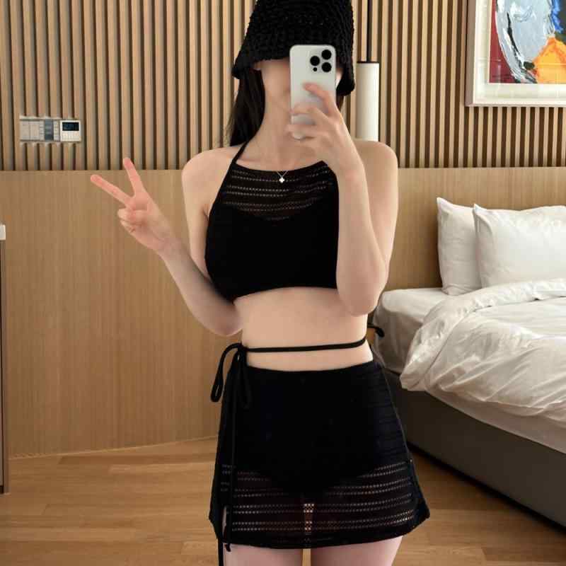 ・性別: 女性・対象年齢: 成人・柄: 無地・デザイン: 高腰、速干、セクシー、タイト、バックレス、耐久性、小清新、保守・カップサポート: 胸パッド付き、ワイヤーなし・主な素材: ナイロン・素材詳細: ナイロン82%・重量: 300g・裏地素材: リヨセル・裏地詳細: スパンデックス18%・対象シーン: 水泳、水中スポーツ・カラー展開: ブラック、ホワイト・サイズ展開: M、L、XL・袖丈: ノースリーブ・スタイル: ビキニボトム