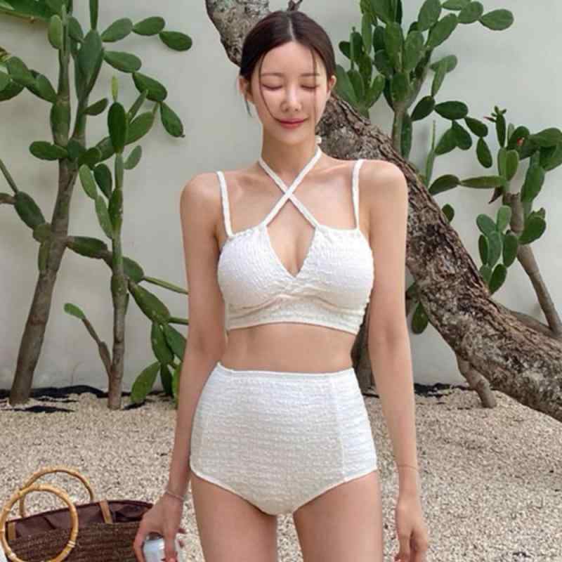 ・対象性別: 女性・対象年齢: 成人・柄: 無地、セクシー、ナチュラル、ヨーロピアンテイスト、ベーシック・素材: ポリエステル・素材成分: スパンデックス18%・重量: 300g・裏地素材: ポリエステル・裏地成分: スパンデックス5%・使用シーン: スイムウェア・カラー展開: ホワイト、ブラック・サイズ展開: M、L、XL・袖丈: ノースリーブ・スタイル: ビキニボトム