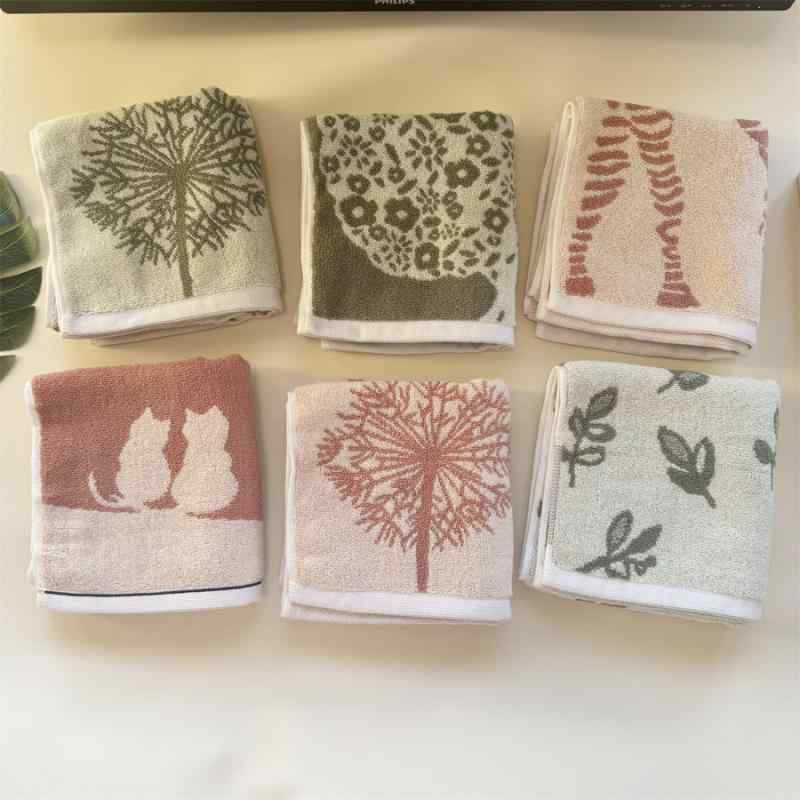 ・主な素材: 綿・織り方: 提花・生地の重さ: 120g-140g・柄: 斑馬、蒲公英、猫咪、幸福樹、樹葉小熊・カラー展開: 赤、緑、混批・サイズ: 34×74cm・カテゴリ: 毛巾